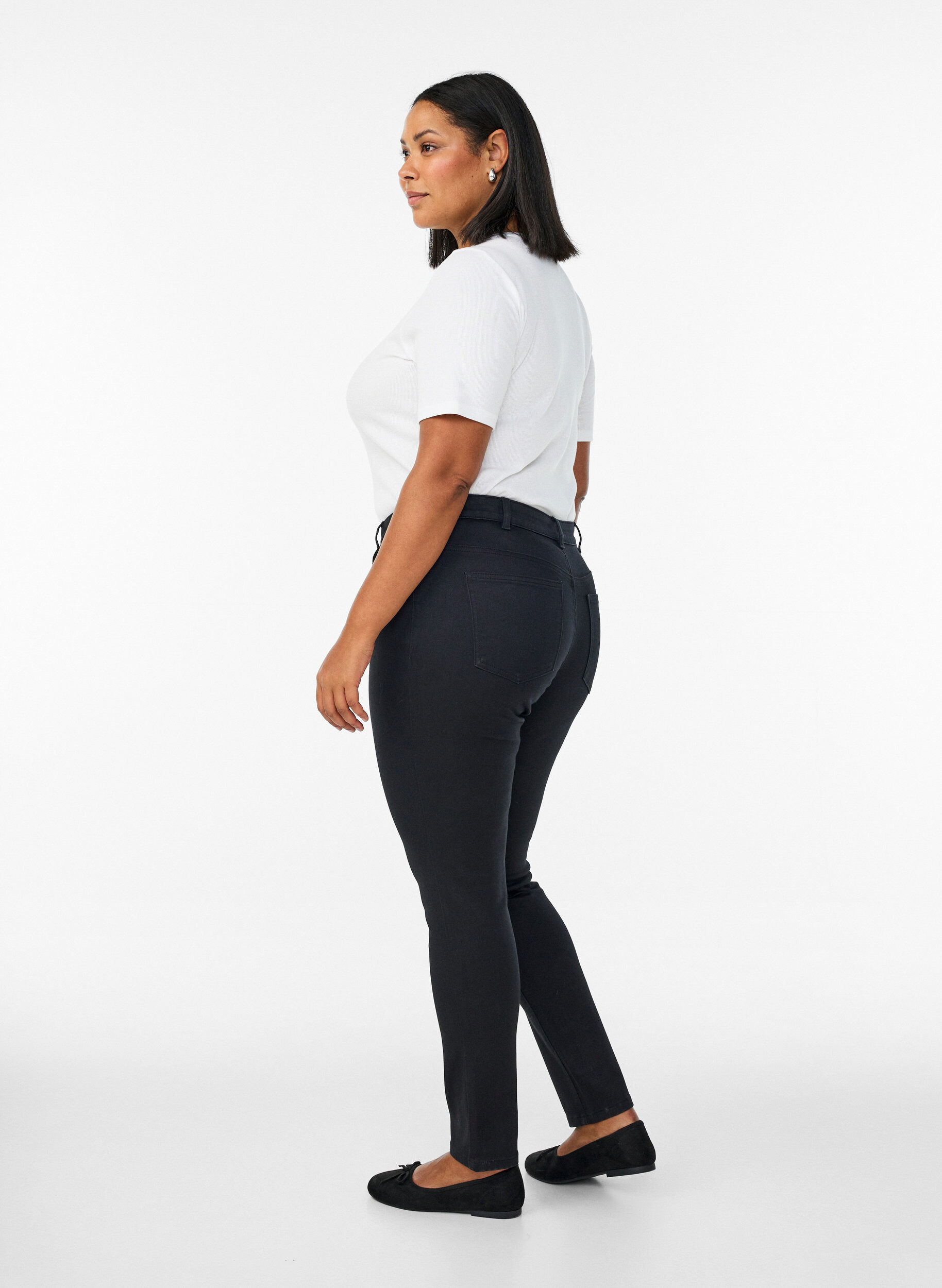 ZizziSlim fit Emily jeans med normal midje, Svart, Model image number 1