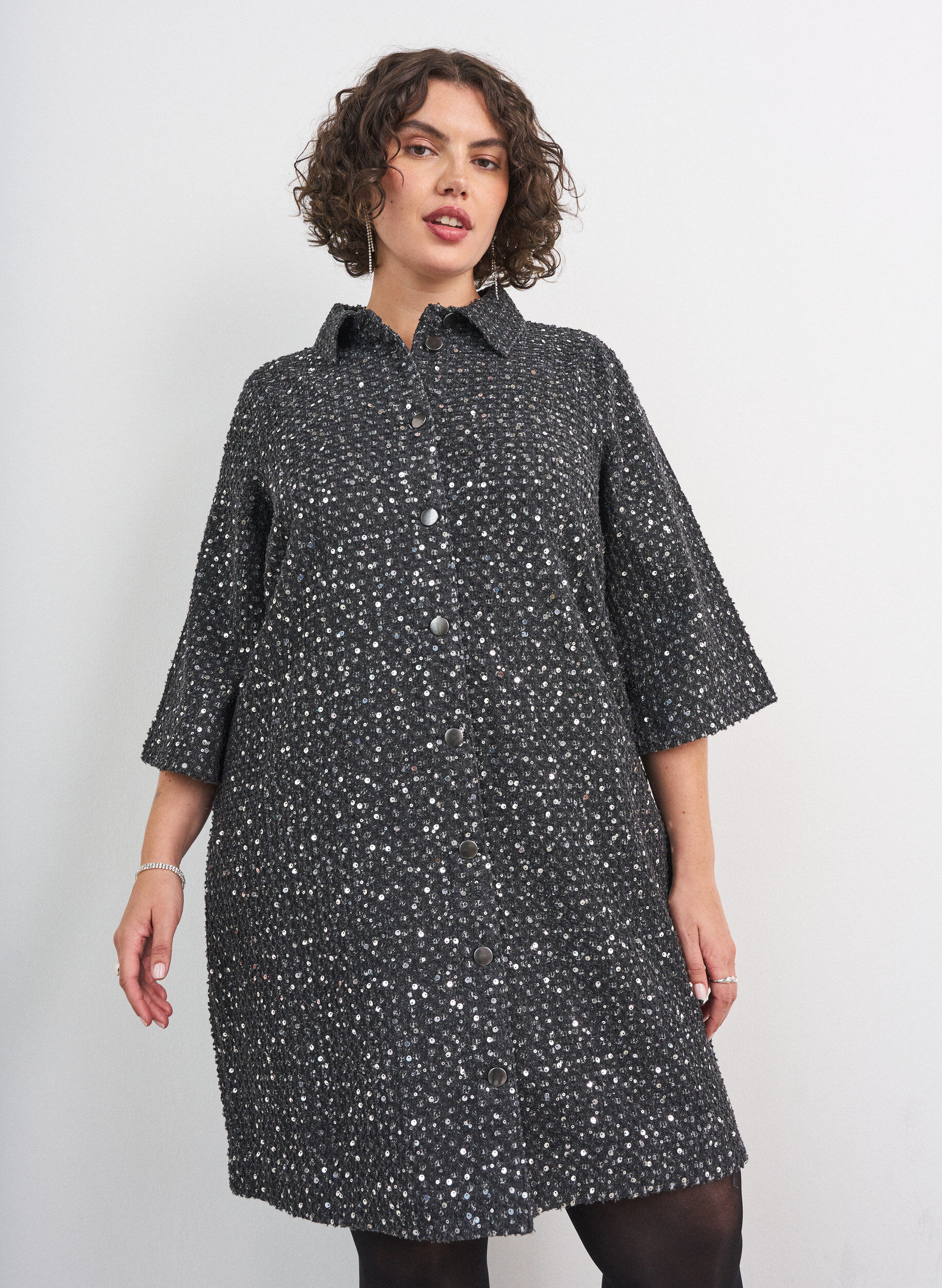Denimkjole med paljetter og 3/4-ermer, Svart, Model