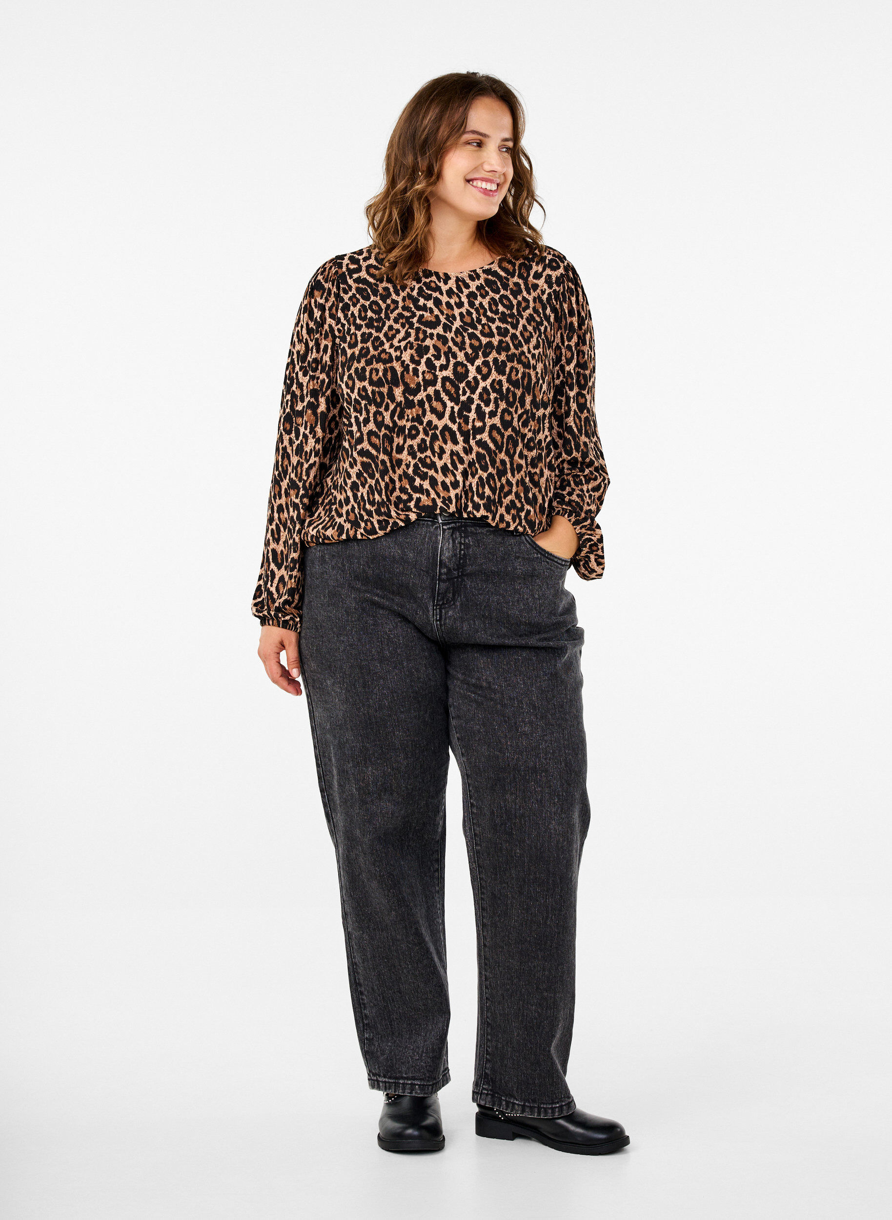 Zizzi Bluse med lange ermer og leopardm&oslash;nster, Brun, Model image number 1