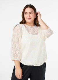 Blondebluse med 3/4-ermer, Vanilje Blondebluse med 3/4-ermer, Vanilje, Model