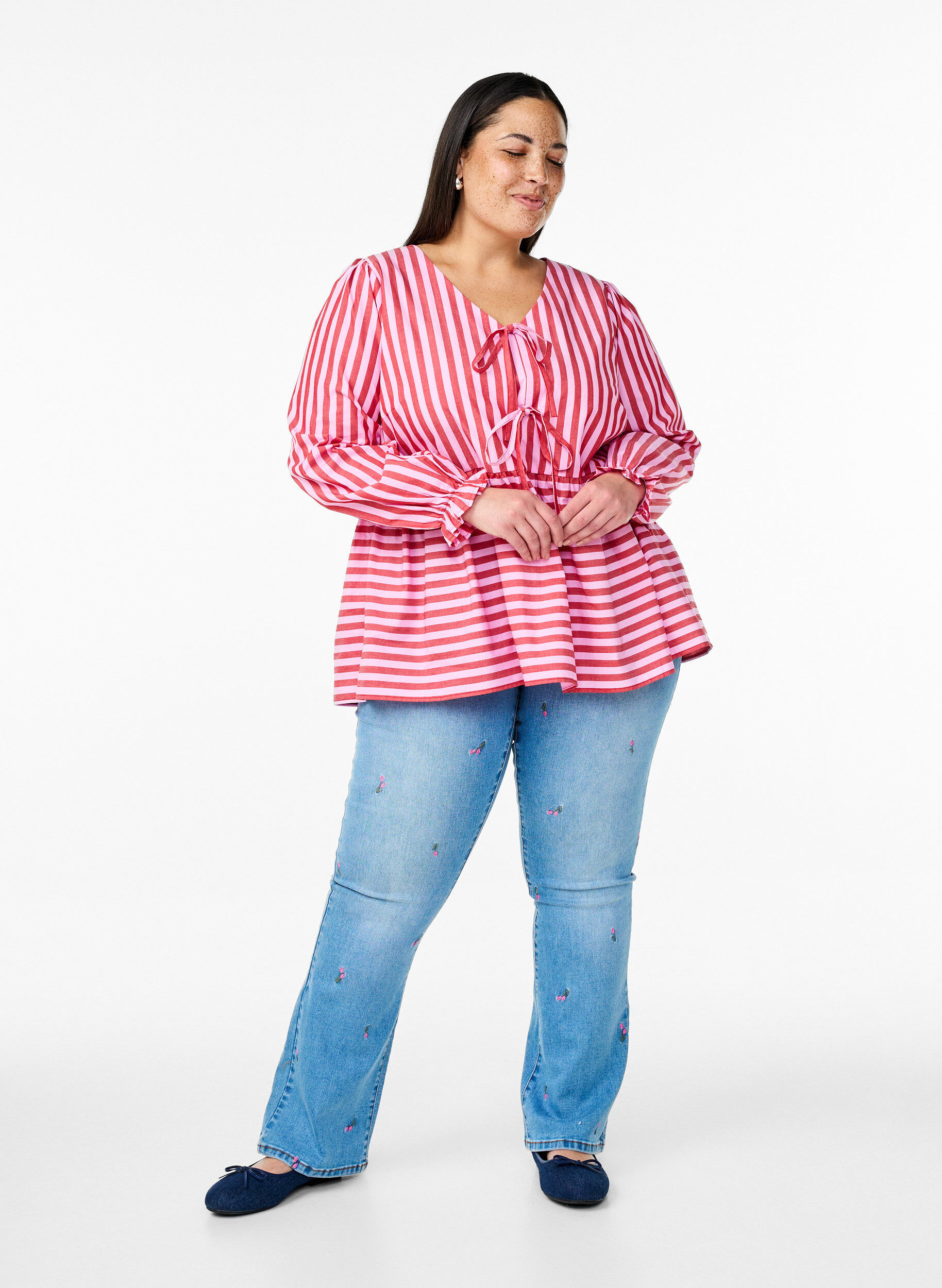 Zizzi Bluse med striper og sl&oslash;yfer, R&oslash;d, Model image number 1