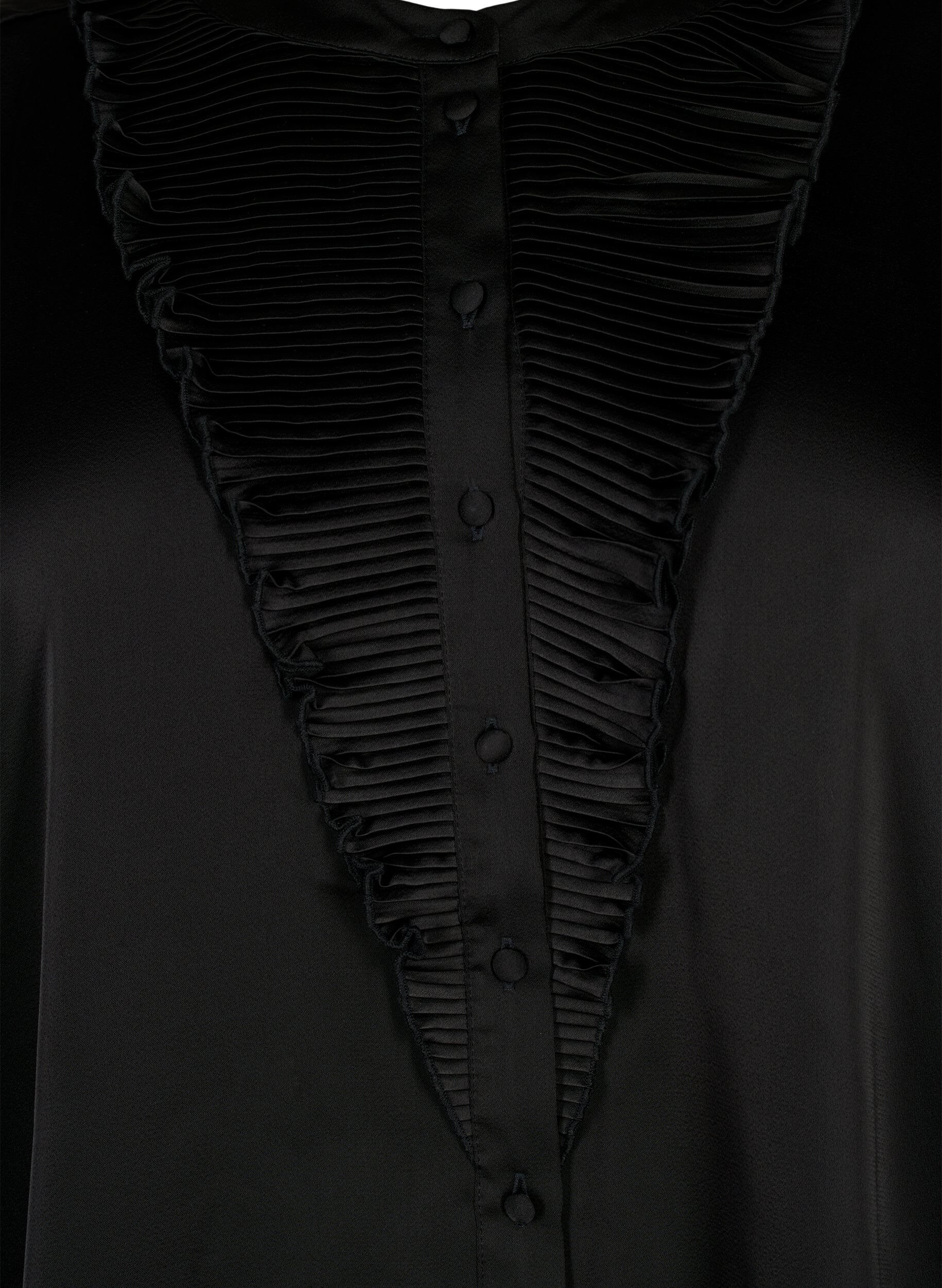 Zizzi Skjortebluse i sateng med volangdetaljer, Black, Packshot image number 2