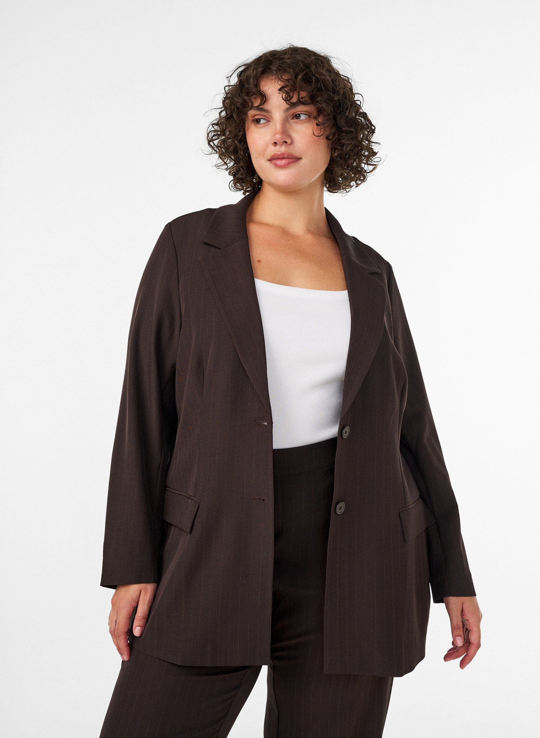 Blazer med lommer og splitter, Brun, Model
