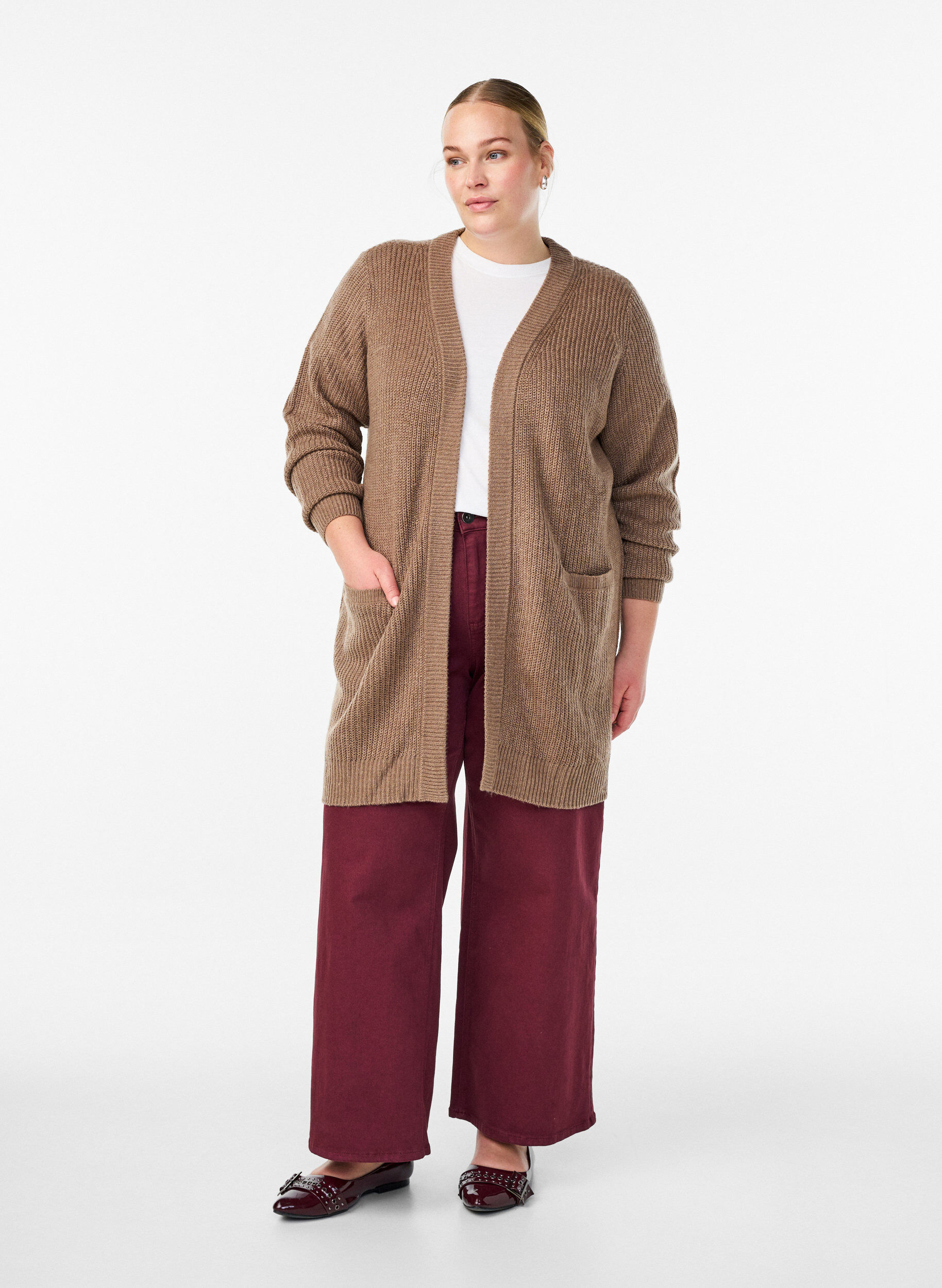 Zizzi FLASH - Lang ribbestrikket cardigan med lommer, Brun, Model image number 1