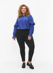 Bluse med volanger og knapper, Deep Ultramarine, Model image number 2