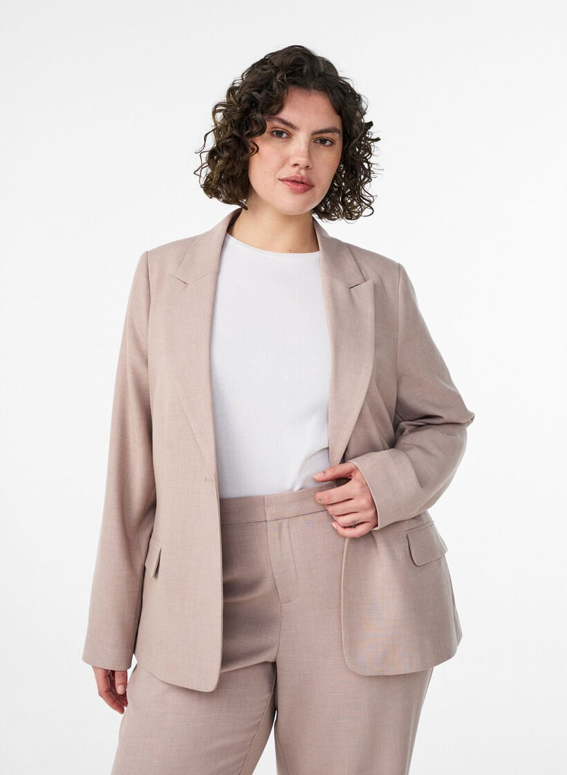 Klassisk blazer med enkel knappelukking og lommer, Beige, Model image number 0