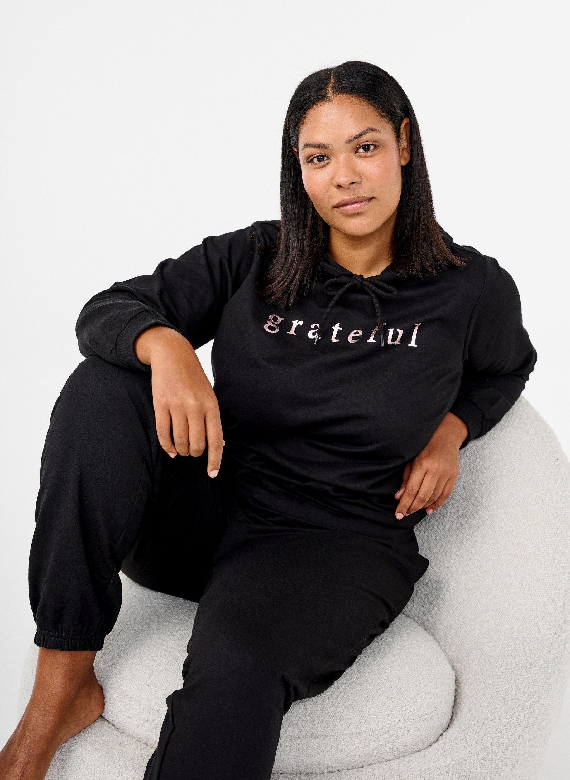 Zizzi Genser med hette og trykk, Svart, Image image number 0