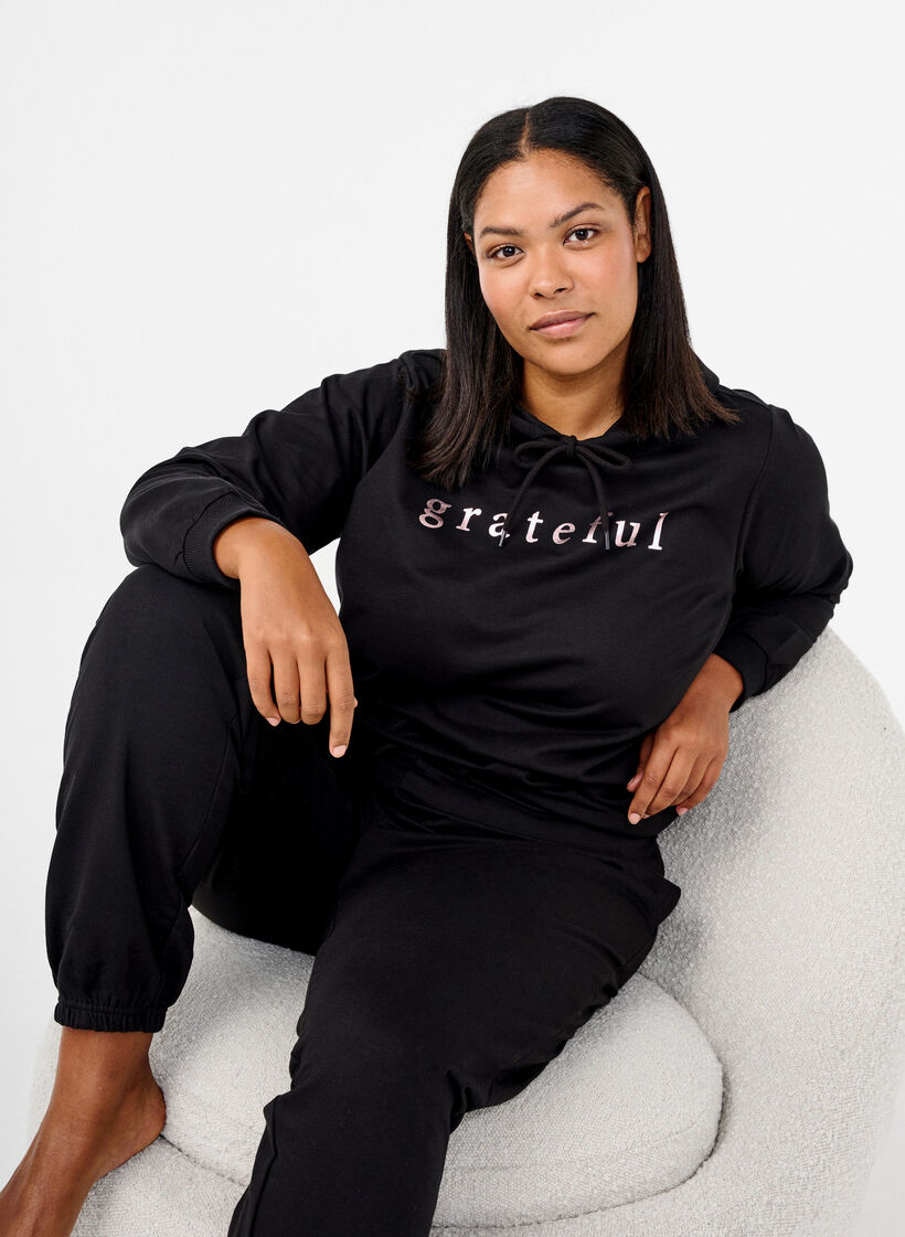 Genser med hette og trykk, Svart, Image image number 0