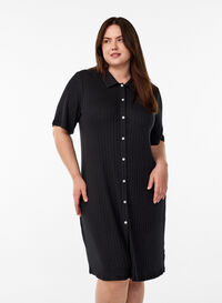 Knelang skjortekjole i jersey med korte ermer, Svart Knelang skjortekjole i jersey med korte ermer, Svart, Model