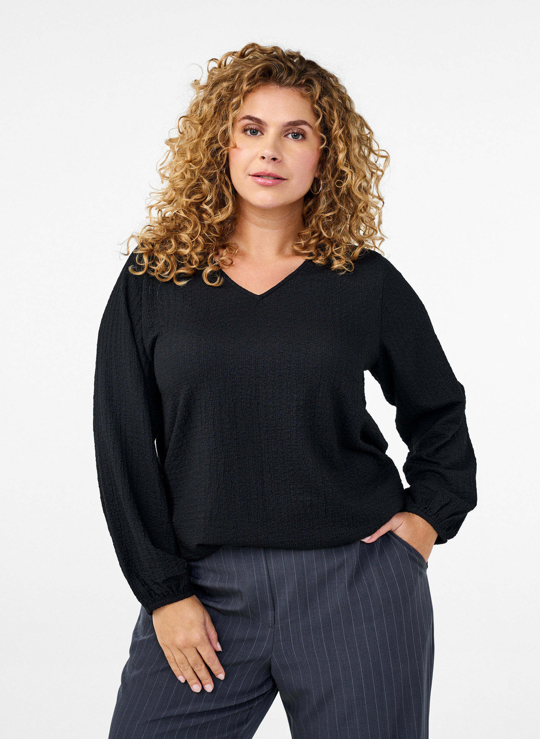 Zizzi FLASH - Bluse med tekstur og lange ermer, Black, Model image number 0