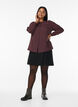 Skjorte med teksturert prikkemønster og broderidetaljer, Mørk Bordeaux, Model image number 1