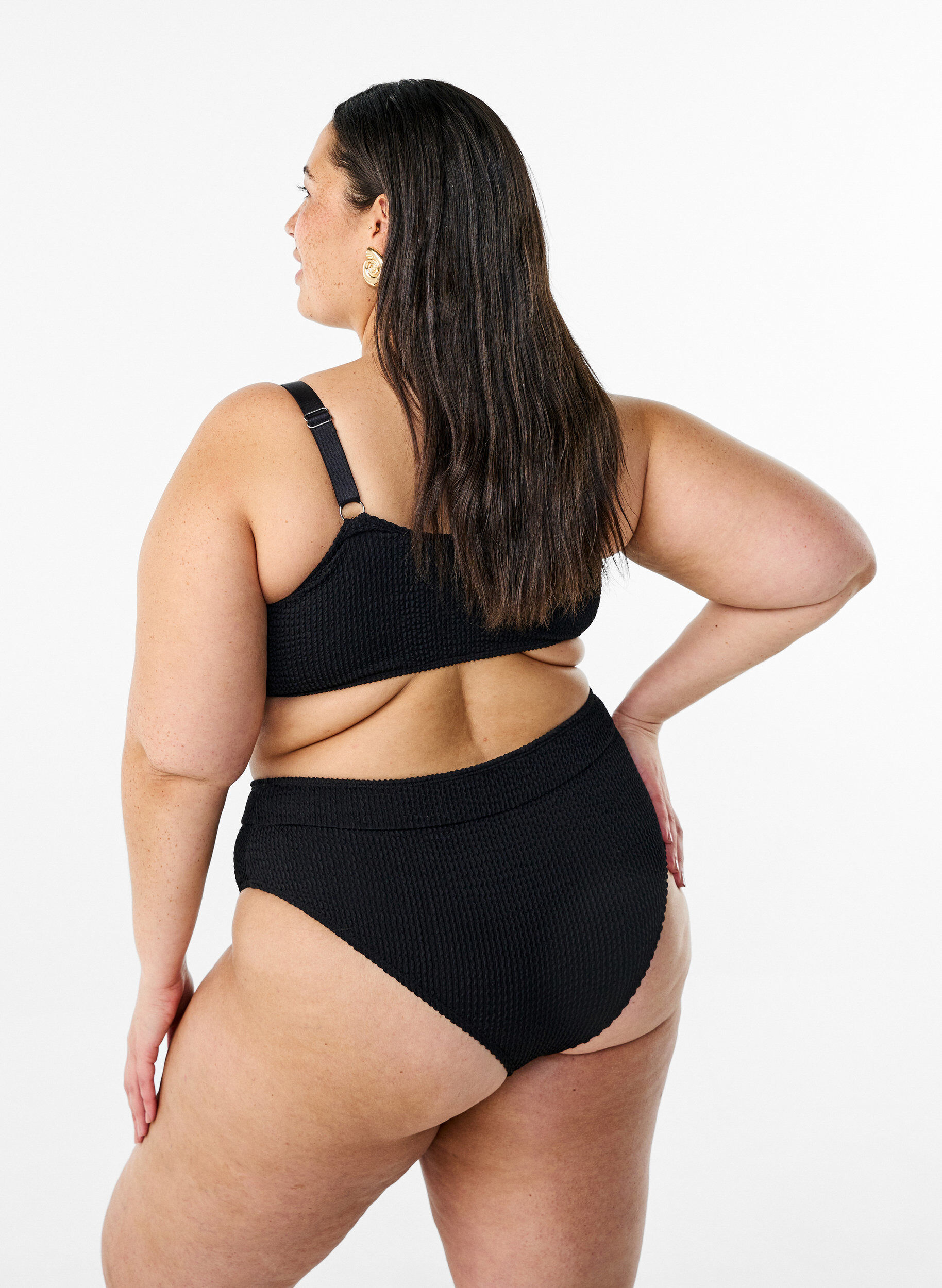 Zizzi Brasilianske bikinitruser i crepe, Svart, Model image number 2