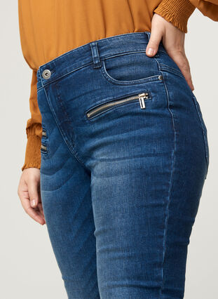 Sanna jeans med glidelåsdetaljer, Blue denim, Model image number 1