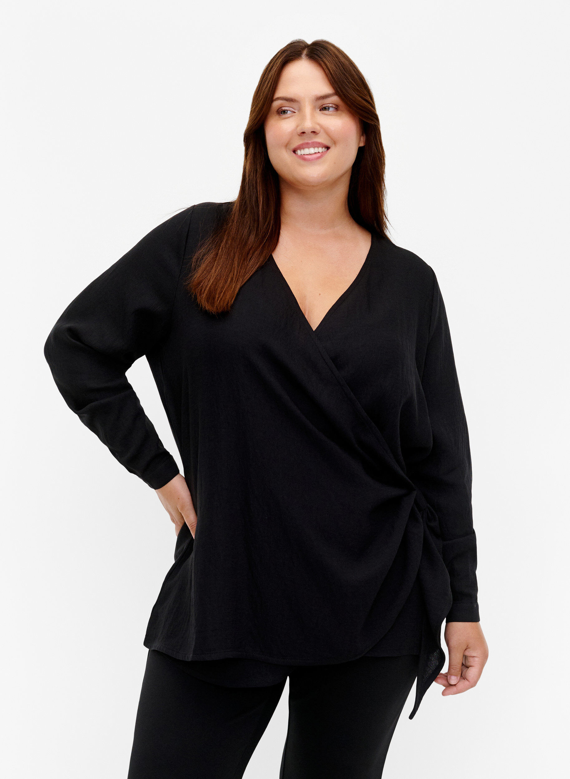 Zizzi Langermet bluse i viskose med omslagslook, Black, Model image number 0