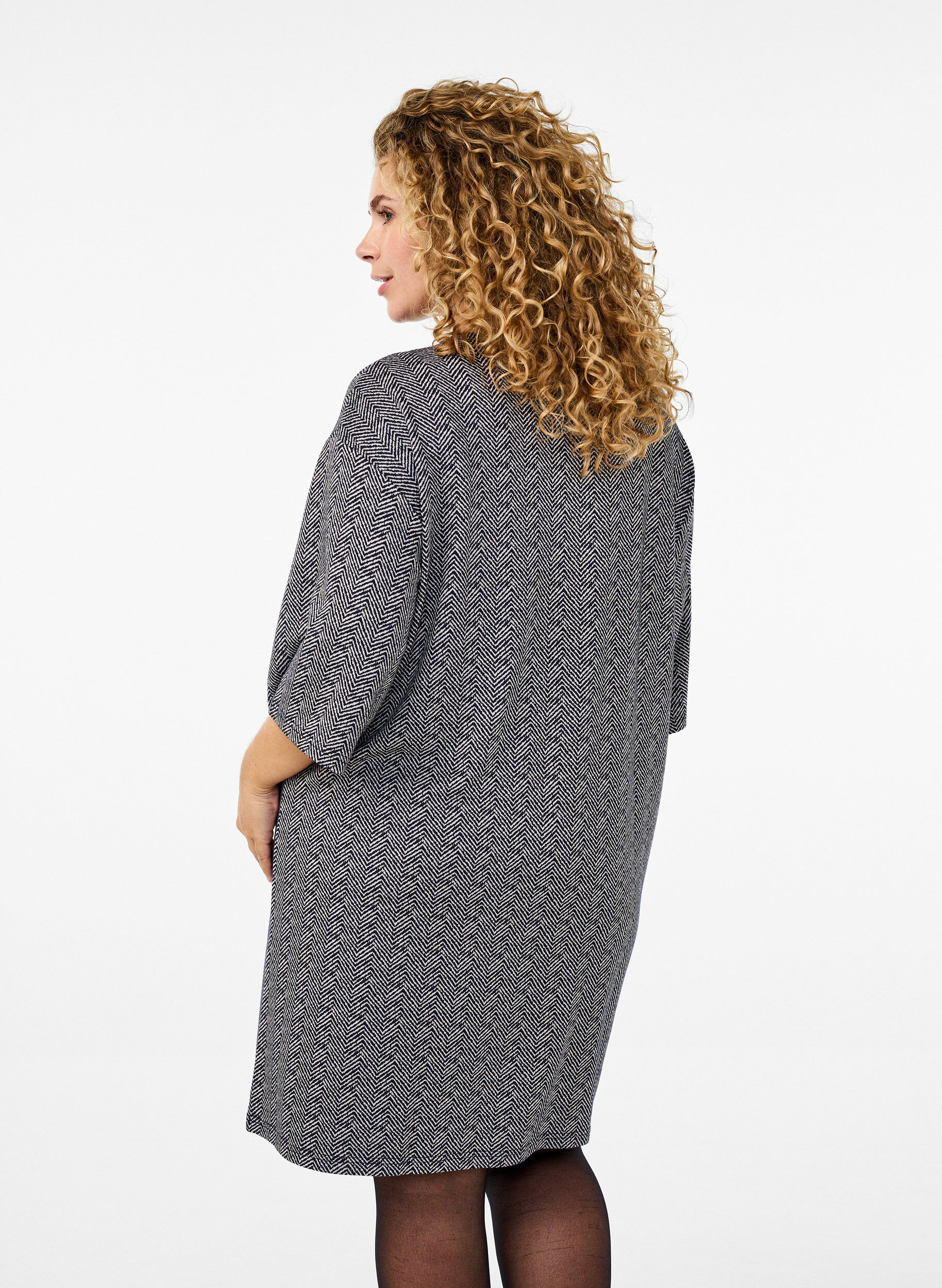 Zizzi M&oslash;nstret kjole med 3/4-ermer, Bl&aring;, Model image number 2