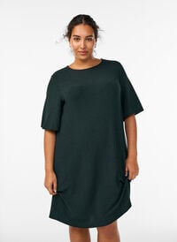Kort kjole med glittermønster, Grønn Kort kjole med glittermønster, Grønn, Model