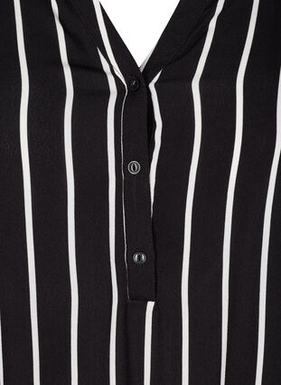 Blomstrete bluse i viskose, Black White stripe, Packshot image number 2