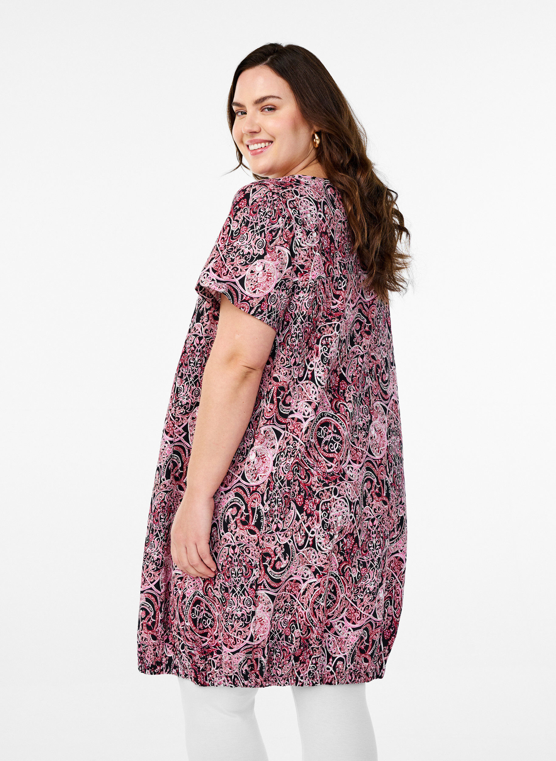 Zizzi Kortermet bomullskjole med trykt m&oslash;nster, Svart, Model image number 2