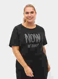 T-skjorter med nagler i økologisk bomull, Black NOW or never, Model