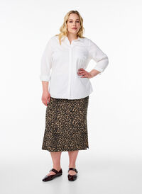 Midiskjørt med splitt og leopardmønster, Brun Midiskjørt med splitt og leopardmønster, Brun, Model