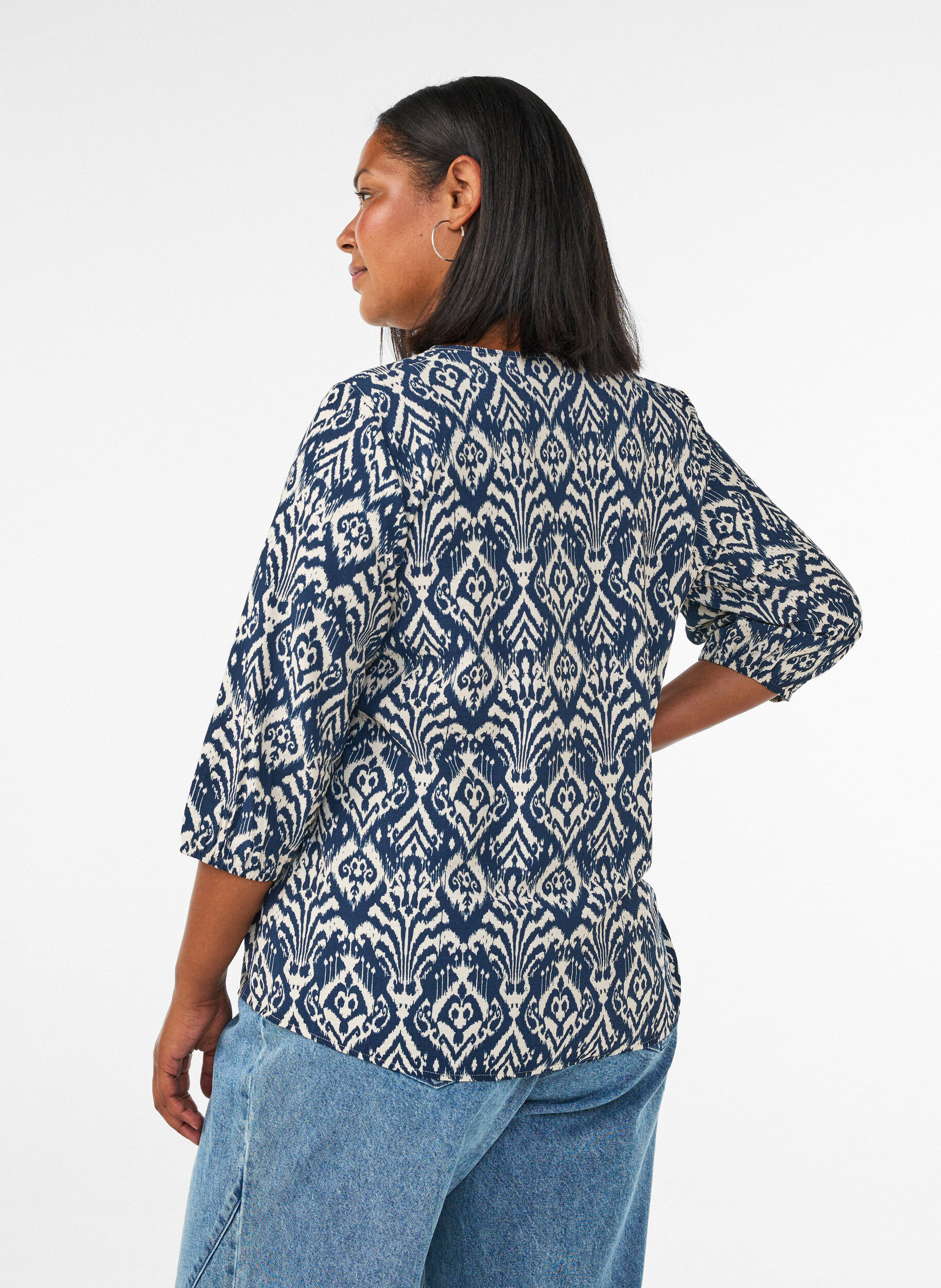 ZizziM&oslash;nstret viskosebluse med 3/4-ermer, Bl&aring;, Model image number 2