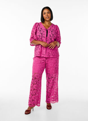 Zizzi Bluse med blonder, 3/4 ermer og sløyfer foran, Lilla, Model image number 1