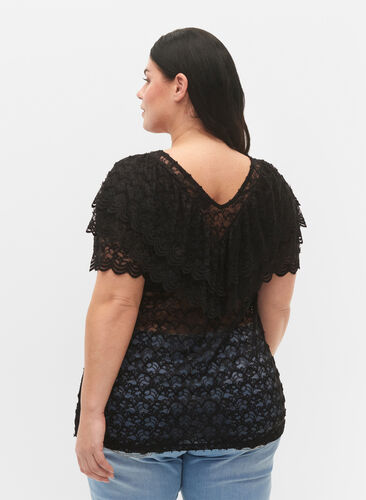 Zizzi Kortermet bluse med volanger, Svart, Model image number 1