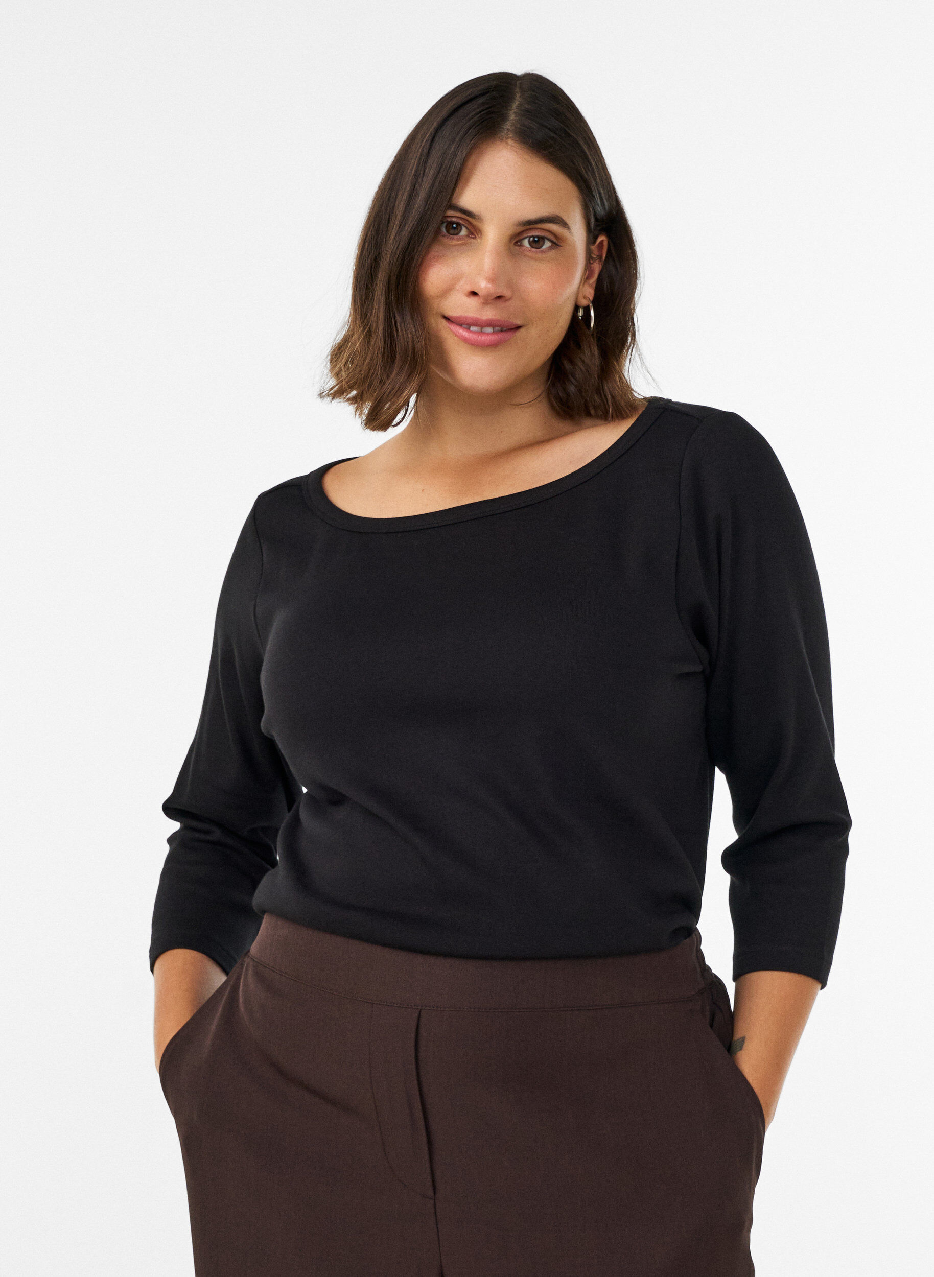 ZizziBasis-T-skjorte med b&aring;thals og 3/4-ermer, Svart, Model image number 0