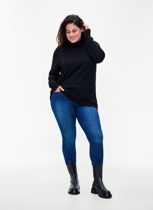 Strikkegenser i viskose med polokrage, Black, Model image number 2