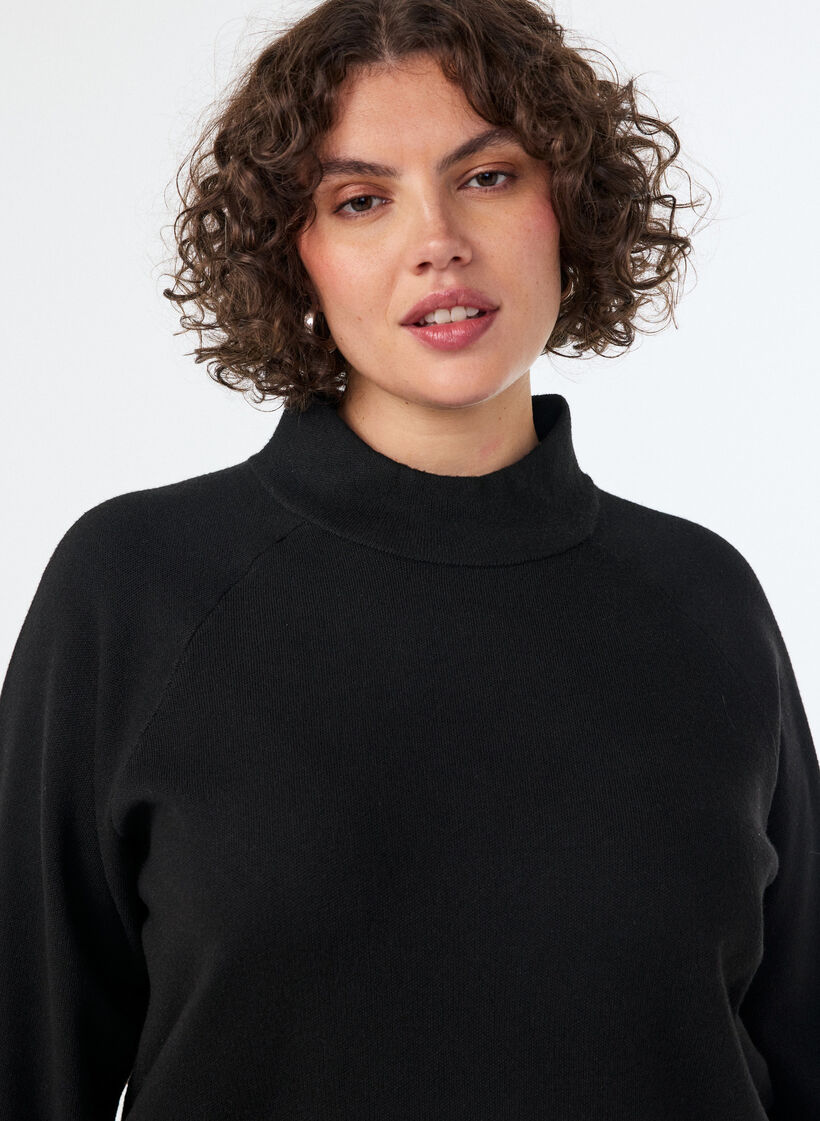 Strikkebluse i viskoseblanding med rullehals, Svart, Model image number 3