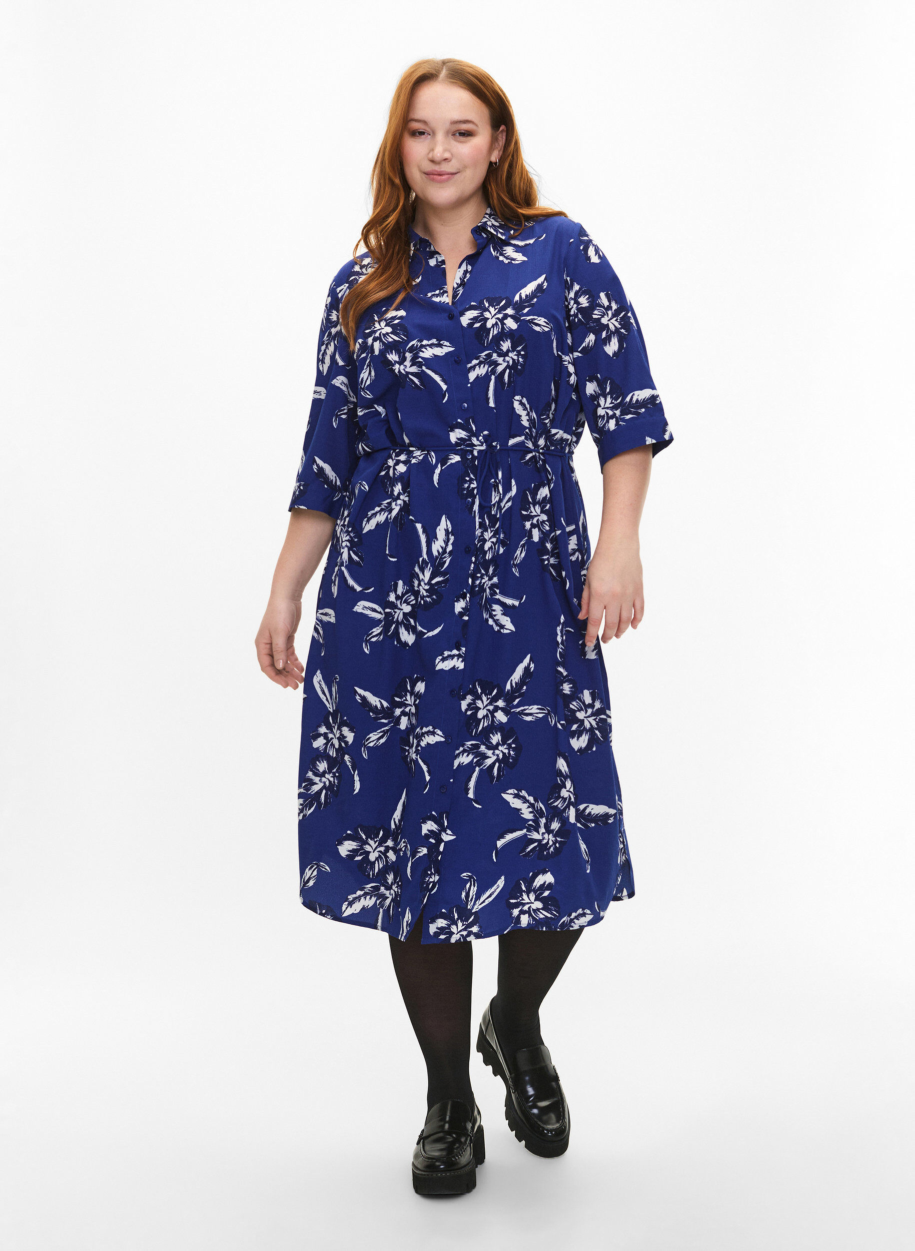 Zizzi FLASH - Skjortekjole med blomstertrykk, Navy Blazer Flower, Model image number 3