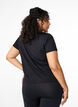 Trenings-T-skjorte med smal passform og rund hals, Black, Model image number 1