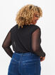 Tettsittende bluse i mesh med V-hals, Black, Model image number 1