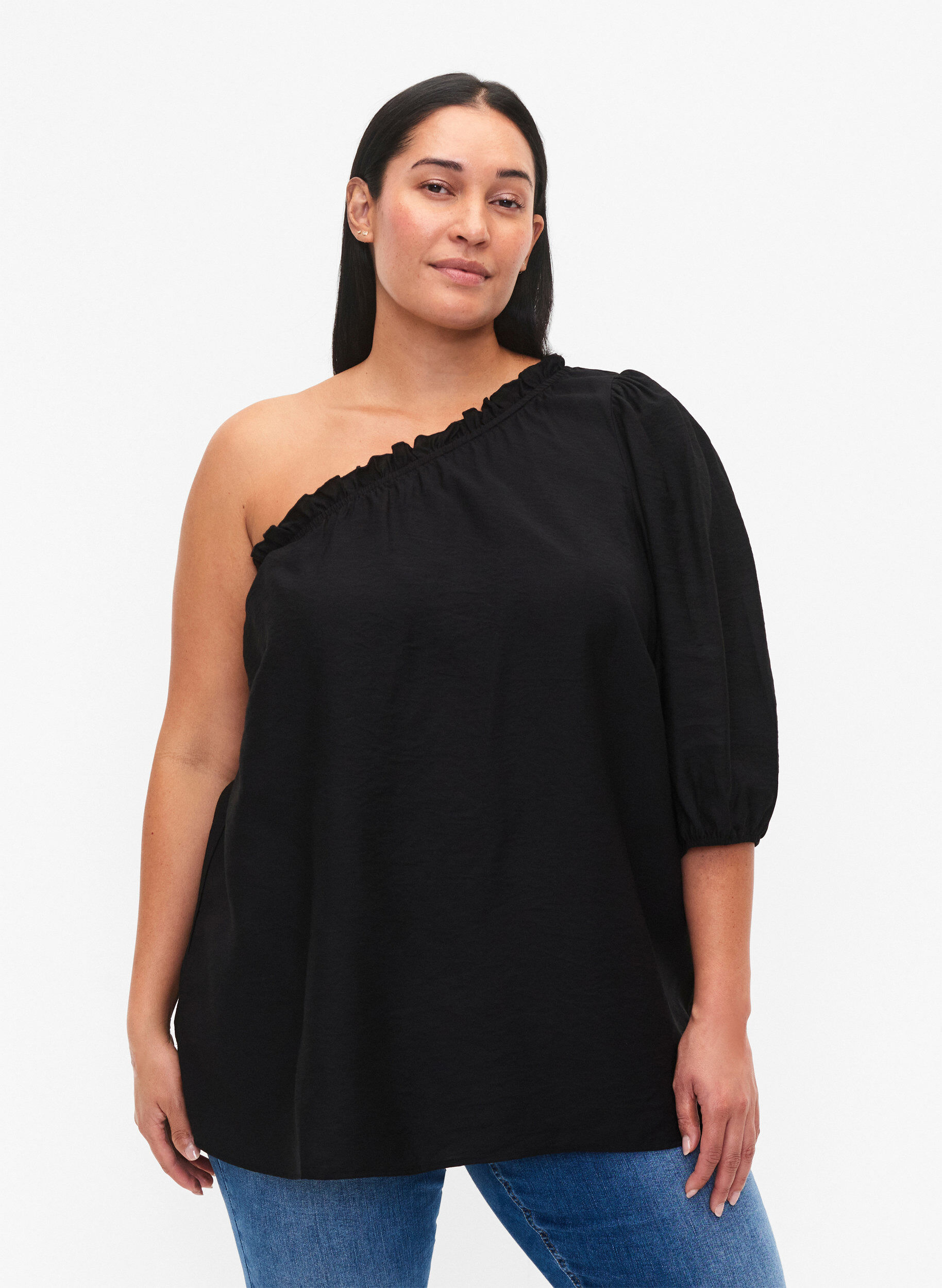 Zizzi One-shoulder bluse i viskose, Svart, Model image number 0