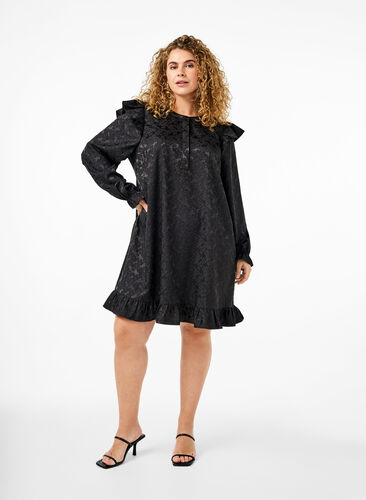 Zizzi Jacquardkjole med lange ermer og volangdetalj, Svart, Model image number 1