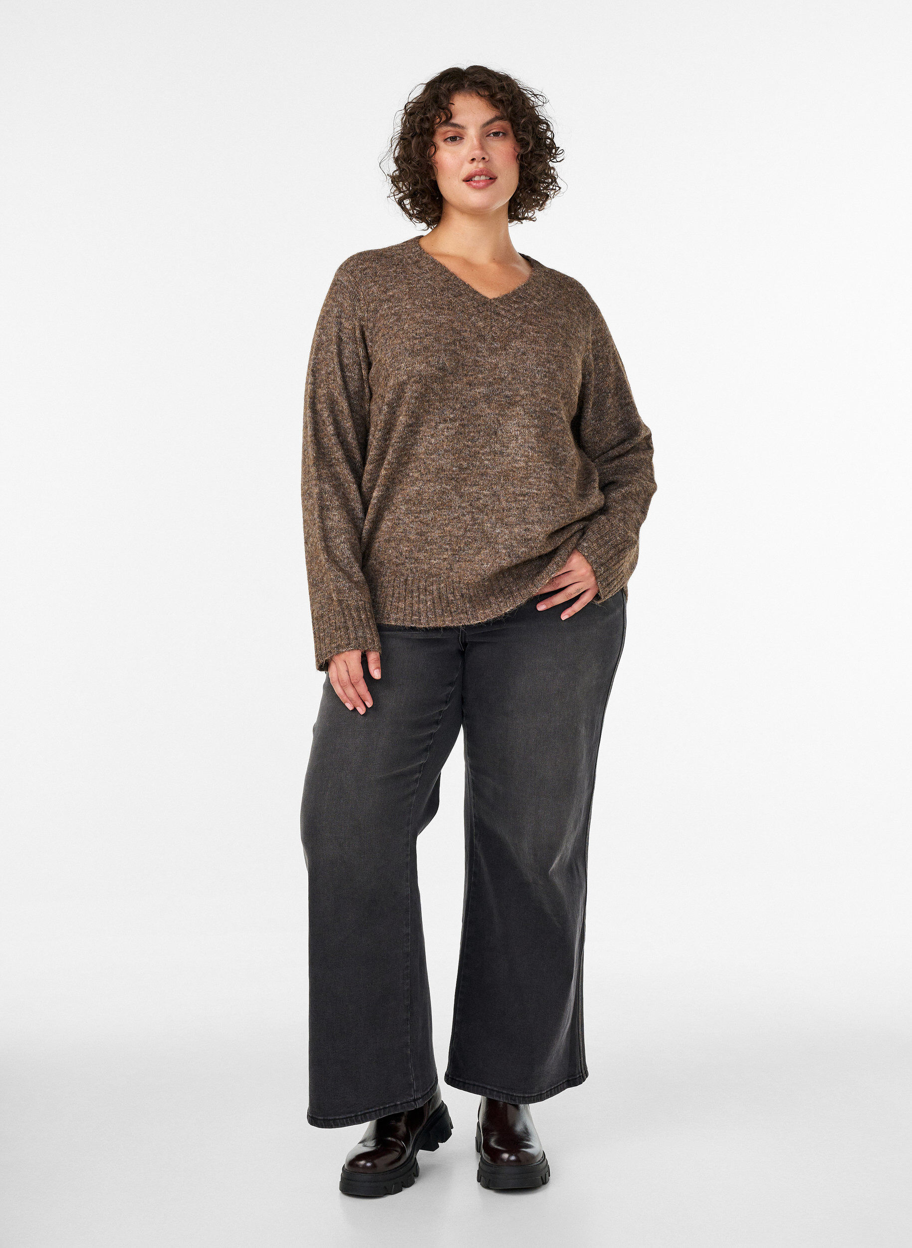 ZizziGenser med V-hals, Brun, Model image number 1