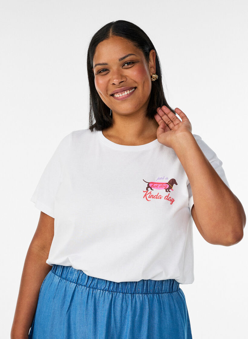 Bomulls T-skjorte med trykk p&aring; brystet, Hvit, Model image number 0