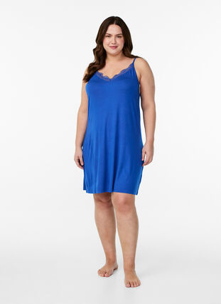 Zizzi Nattkjole i viskose med blondekant, Blå, Model image number 1