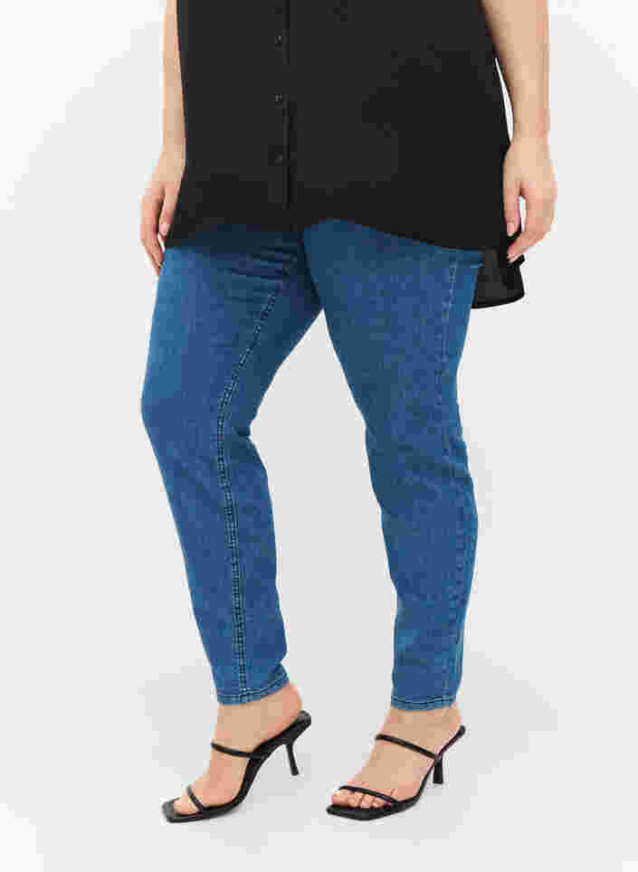 Jeggings med baklommer i bomullsmiks, Blue denim, Model