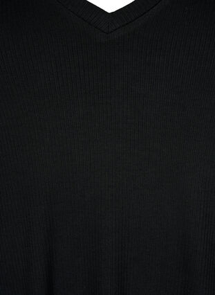 Ribbestrikket T-skjorte i viskose med V-hals, Black, Packshot image number 2
