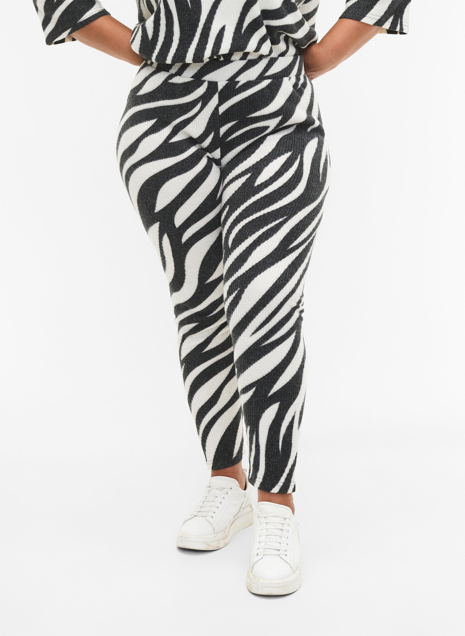 Zizzi Tights med sebram&oslash;nster, White Zebra, Model image number 2