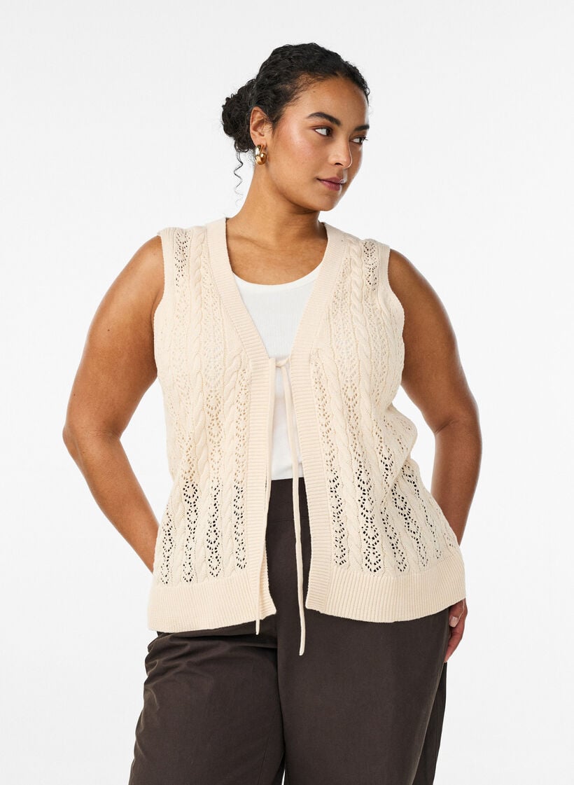 Strikket vest med hullbroderi og knyting, Beige, Model image number 0