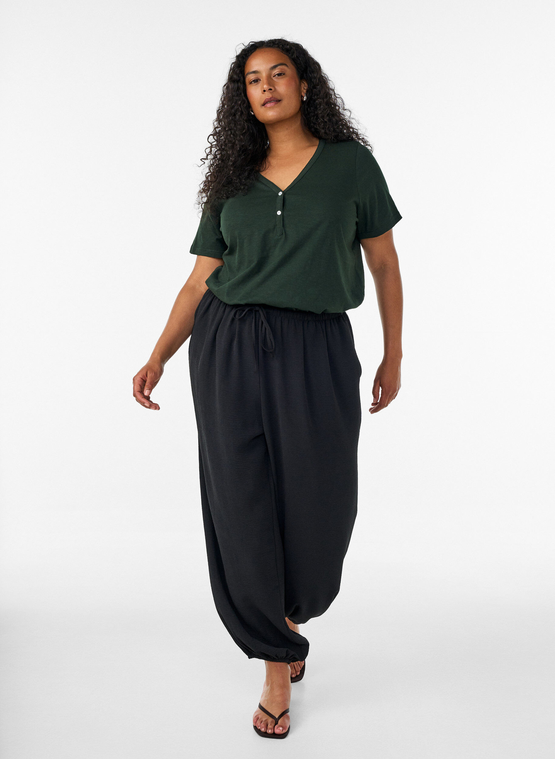 ZizziT-skjorte med knappdetalj, Gr&oslash;nn, Model image number 1