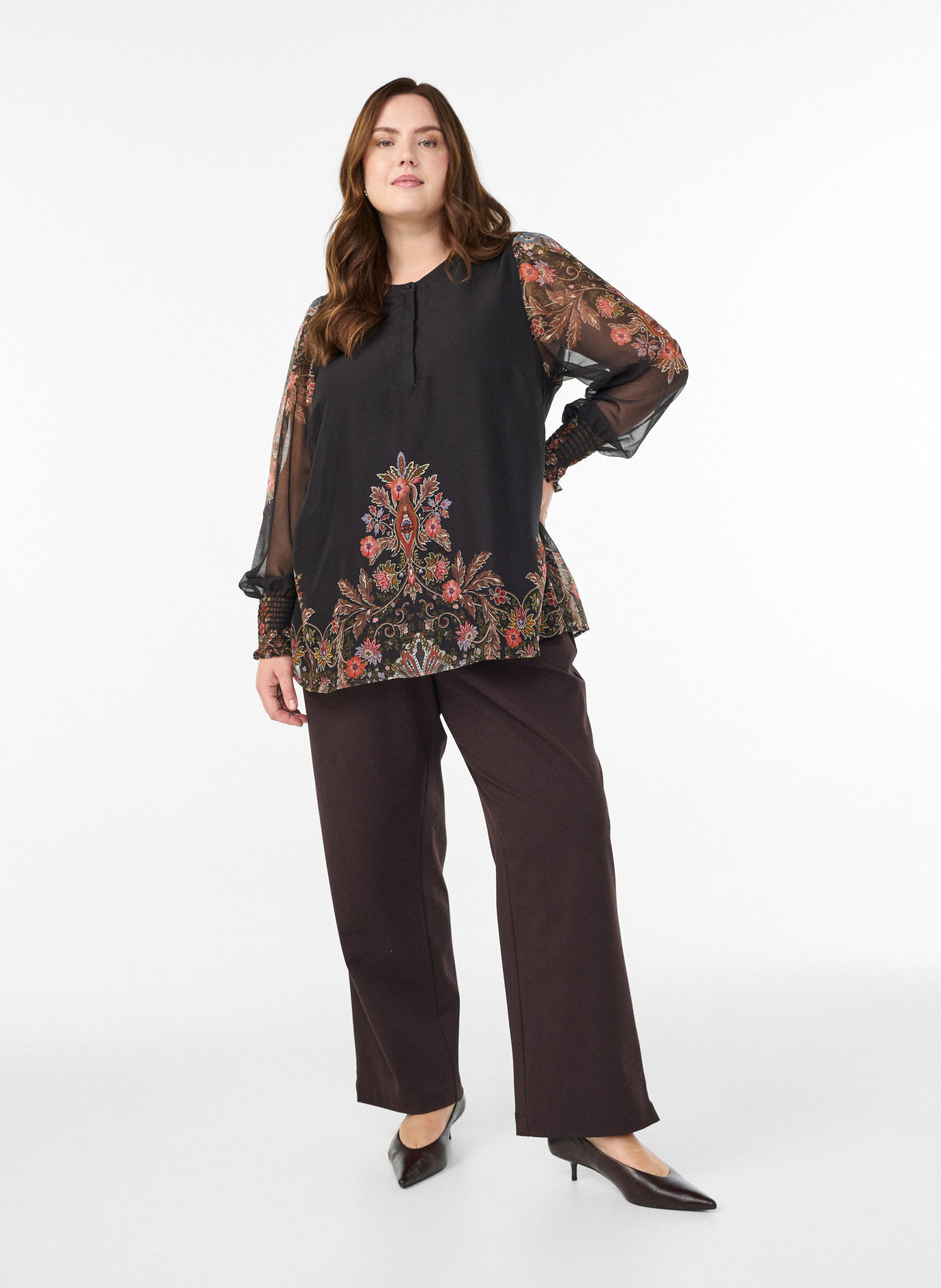 Zizzi Bluse med paisley-trykk og gjennomsiktige ermer, Svart, Model image number 1