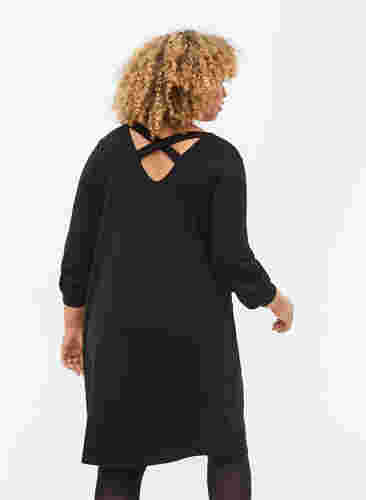 Langermet kjole med ryggdetaljer, Black, Model image number 1