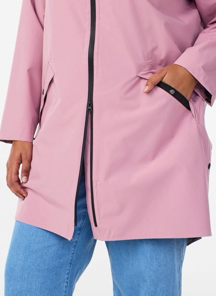 Regnjakke med lommer og hette, Rosa, Model