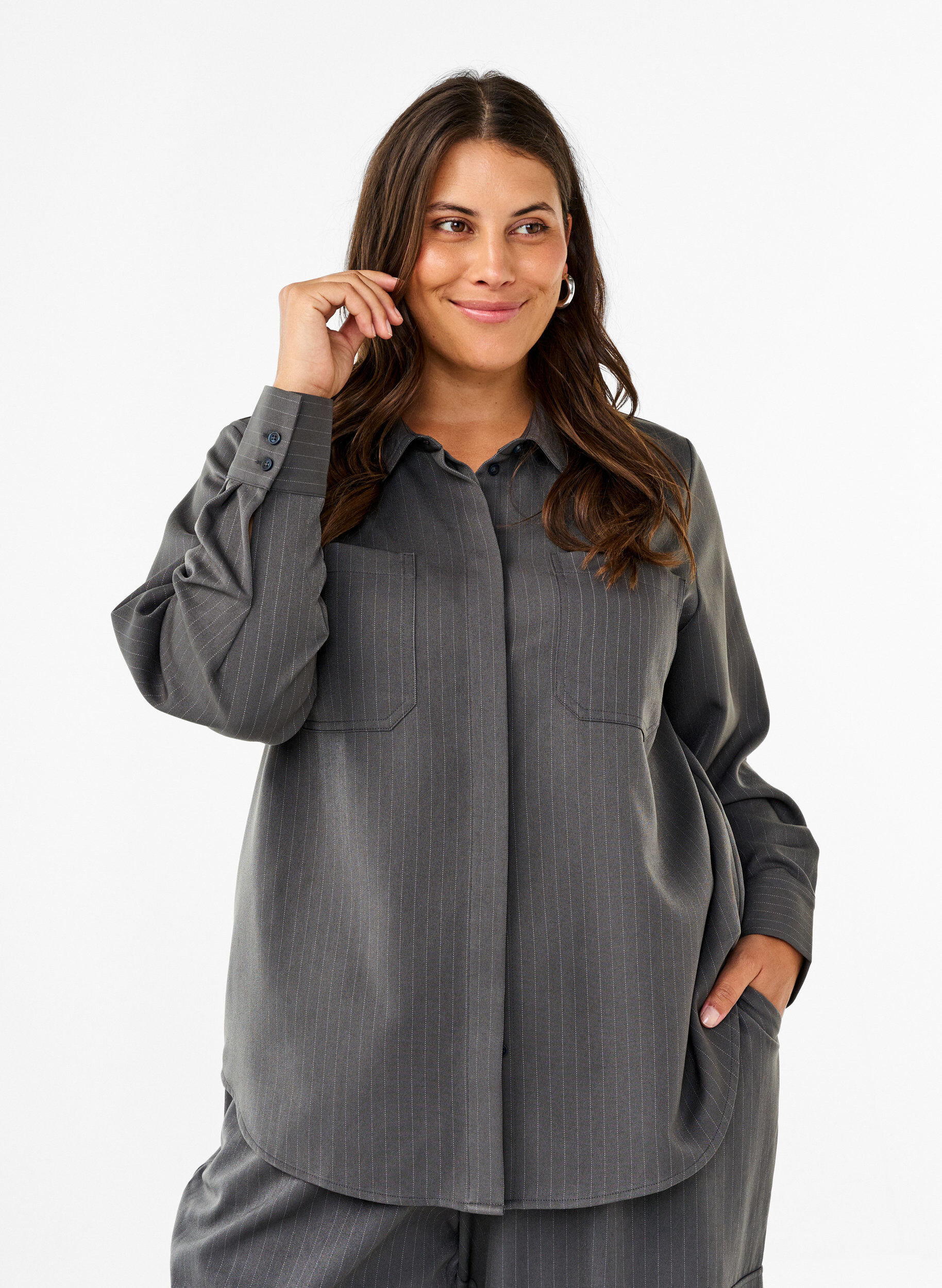 Zizzi Skjorte med n&aring;lestriper, krage og brystlommer, Dark Shadow Pin St., Model image number 0