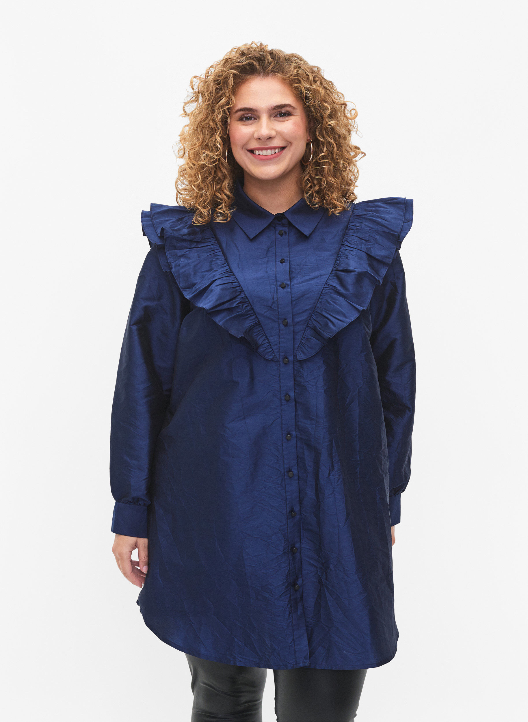 Zizzi Ensfarget skjorte med volangedetaljer, Titan, Model image number 0