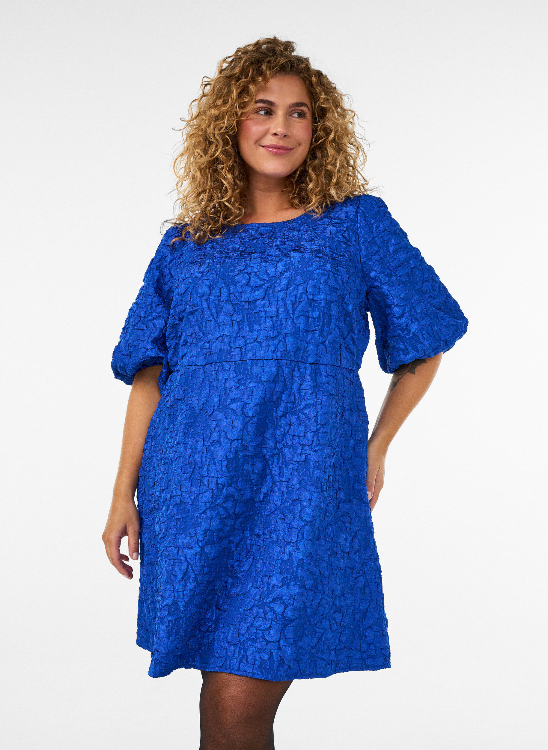 Jacquard kjole med puffermer og A-linje, Bl&aring;, Model