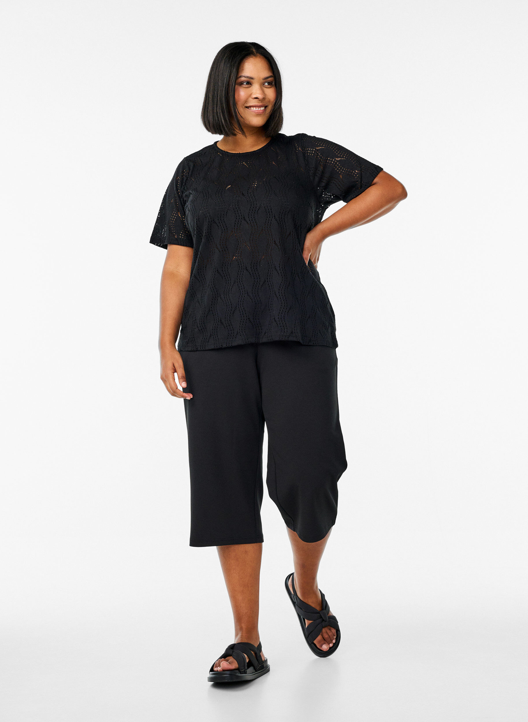 Zizzi FLASH - Jersey T-skjorte med hullm&oslash;nster, Svart, Model image number 1